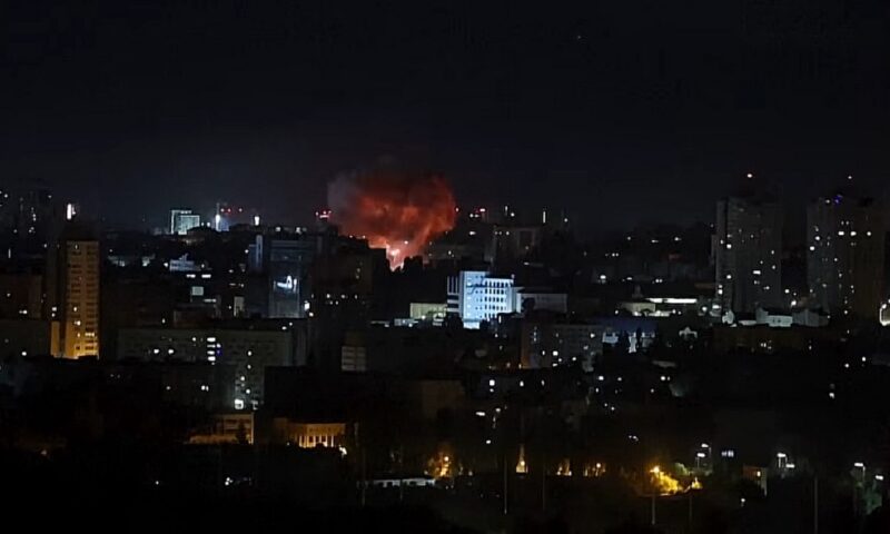 Rusia atacă Kievul cu rachete balistice. Incendii și cel puțin șapte răniți în capitala Ucrainei