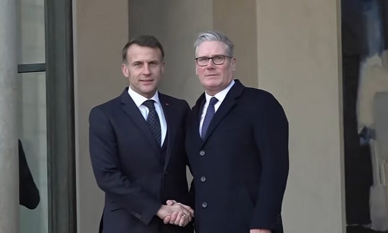 Emmanuel Macron, gest de ultim moment pentru Keir Starmer. Premierul britanic a primit cea mai înaltă distincție a Franței