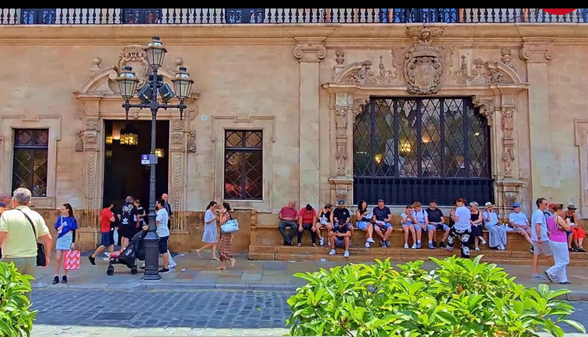 Mallorca, sub asediul hoților de buzunare. Mulți turiști au fost jefuiți în miezul zilei
