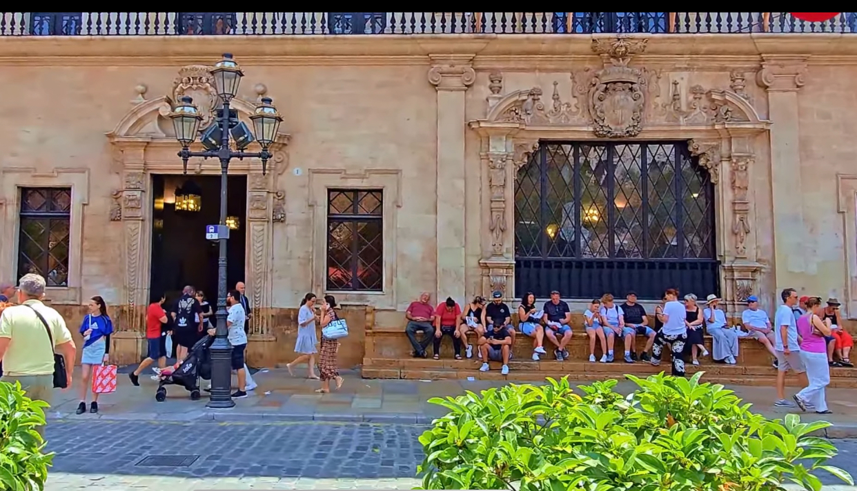 Mallorca, sub asediul hoților de buzunare. Mulți turiști au fost jefuiți în miezul zilei