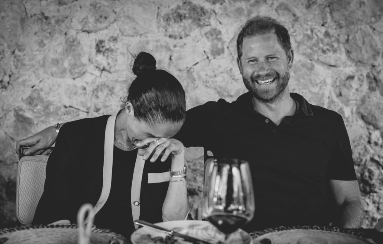 Meghan Markle vrea să treacă neobservată după vizita în Marea Britanie. Cum ar fi ales să se deghizeze în ultimele zile