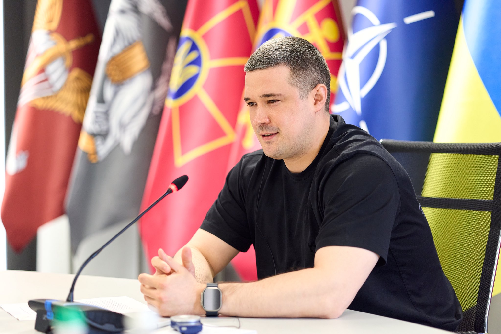 Fostul șef al Apărării din Ucraina îi respinge ofertele lui Zelenski. Mii de ucraineni au ieșit în stradă