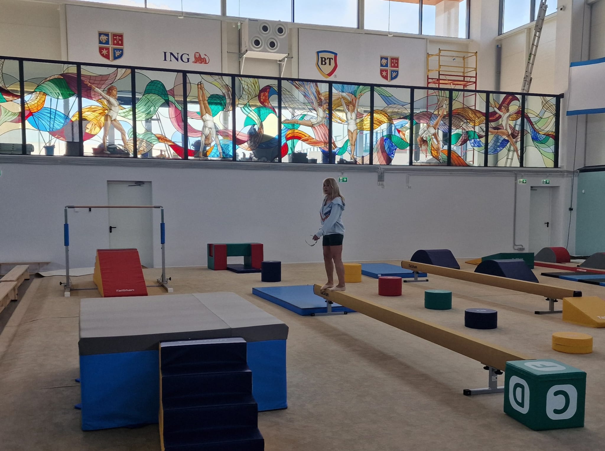 Două zile până la deschiderea noii săli de gimnastică „Nadia Comăneci”. Cum arată