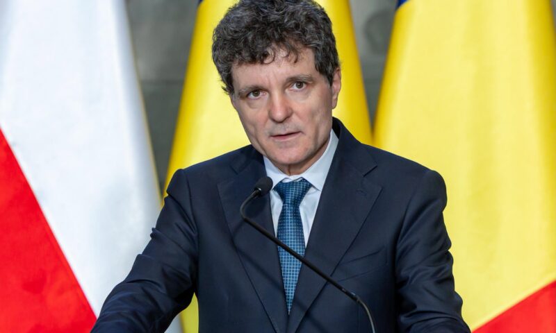 Decizie luată de Nicușor Dan. Legea cercetării științifice se întoarce în Parlament