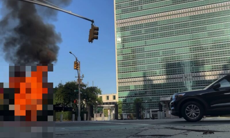 Un bărbat a murit după ce și-a dat foc lângă sediul ONU din New York. Actul, prezentat drept un protest pentru independența Tibetului