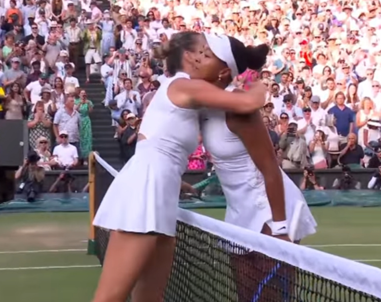 Duel de foc la Wimbledon. Osaka a eliminat-o de Sabalenka și s-a calificat în sferturile de finală