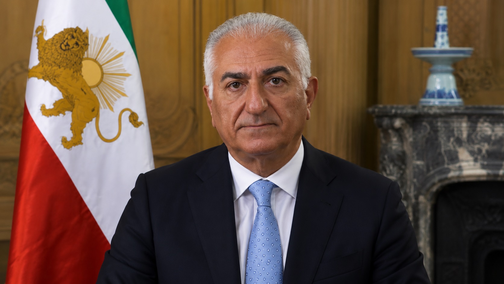 Fiul ultimului șah promite un viitor democratic pentru Iran. Controversele și lipsa sprijinului extern îi complică misiunea