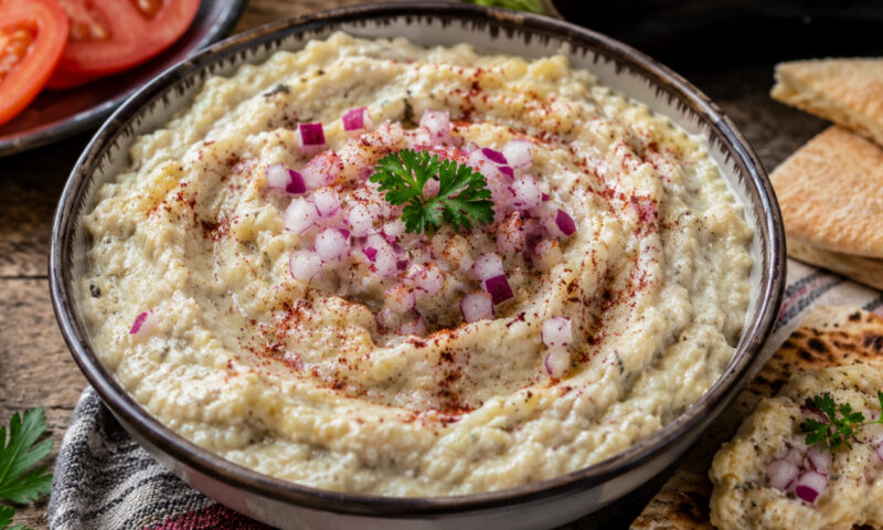Cum faci salata de vinete fără ulei. Ingredientul care o face la fel de cremoasă