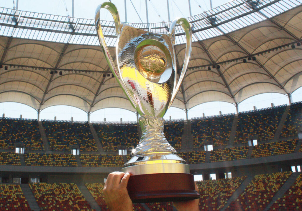Start în noul sezon fotbalistic. Universitatea Craiova - U Cluj, ora 20.30. Meci de foc în Bănie