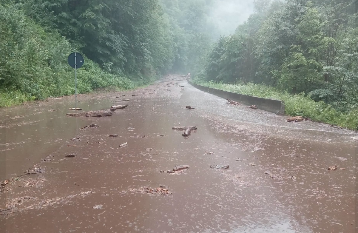 Trafic restricționat pe Transalpina după ploile abundente. Circulația se desfășoară alternativ în județul Alba