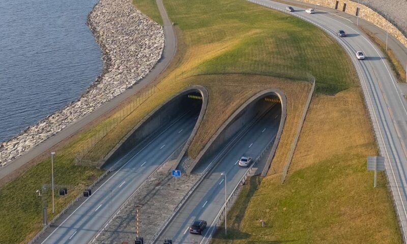 Tunel record săpat sub mare. Șoferii îl traversează în numai opt minute