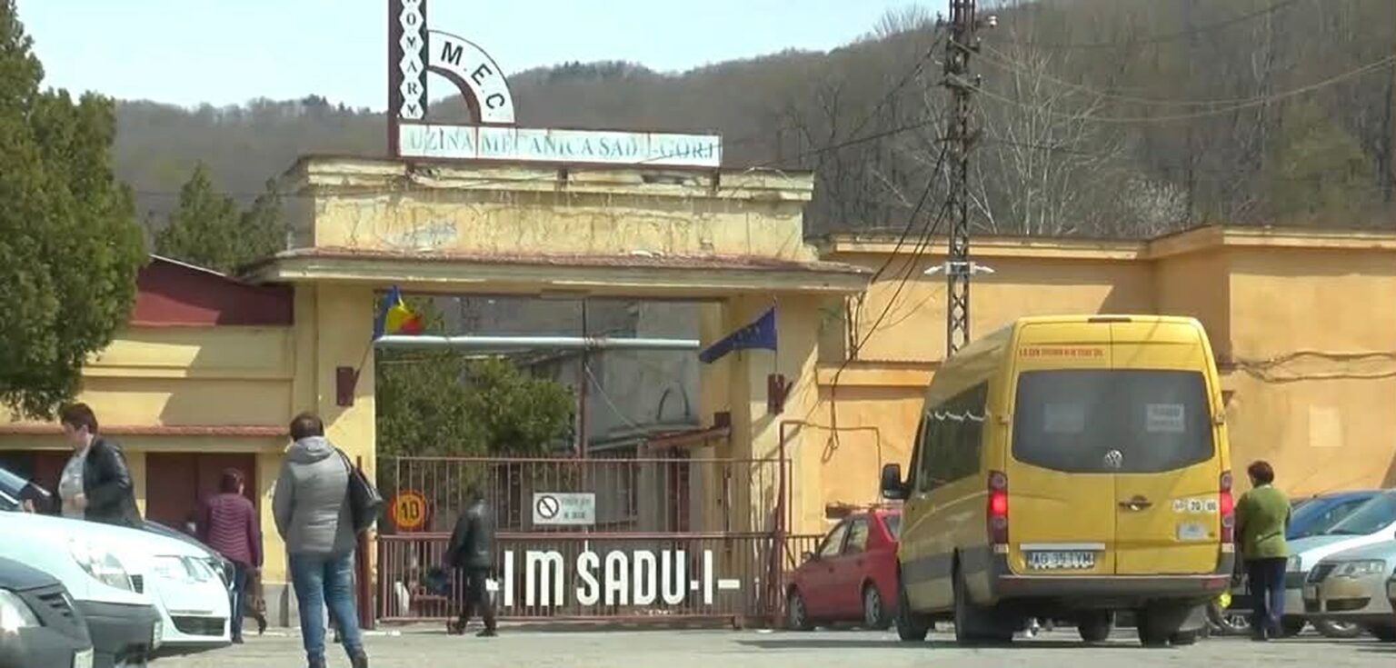 A dispărut calea ferată de la Uzina de Armament Sadu și Salvador Caragea nu a prins hoții. DNA a intrat pe fir