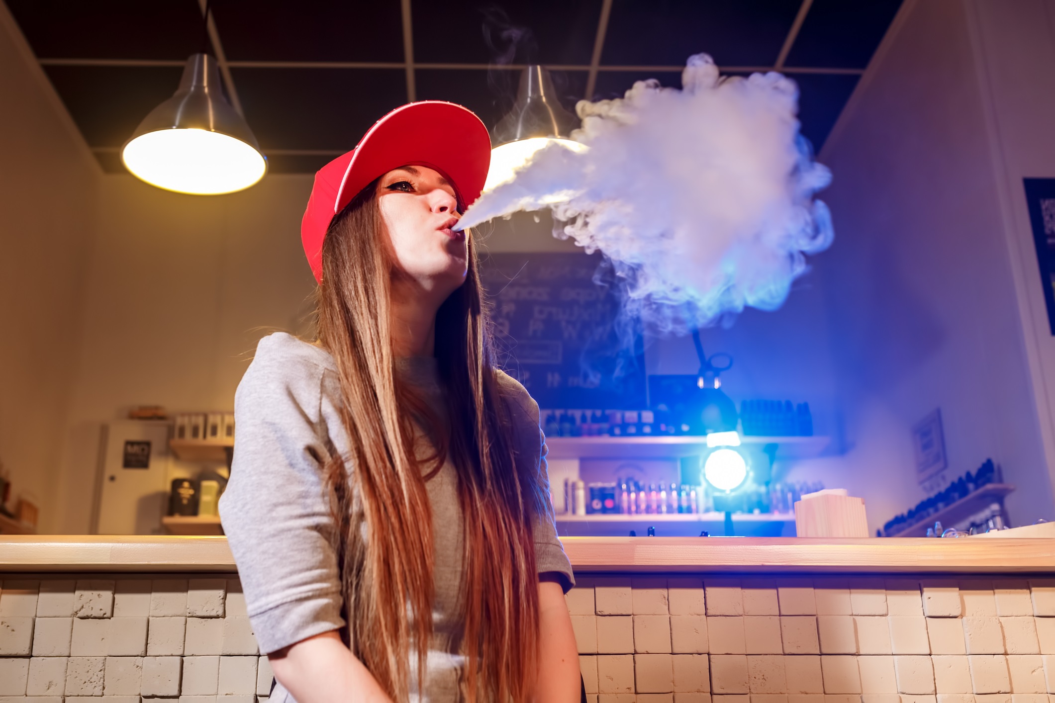 Copiii inhalează drogul „Spice” fără să știe. Specialiștii cer măsuri urgente după descoperiri în școli