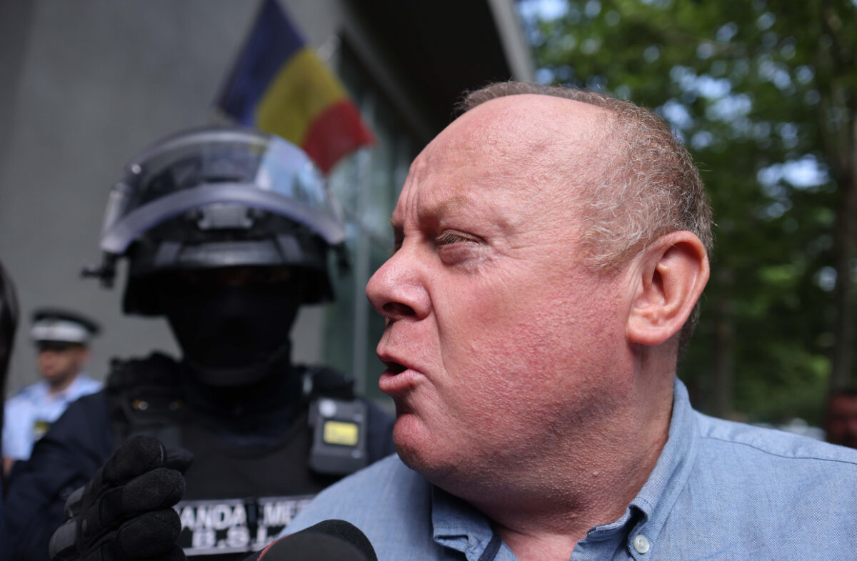 Viorel Pașca recunoaște că are protecția Poliției Bihor. Ce au făcut polițiștii chemați în ajutor la azil