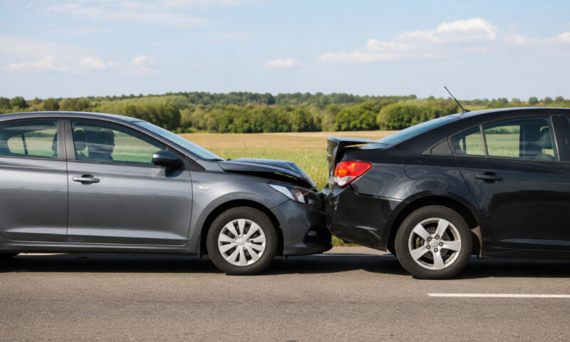 Accident cu o mașină care nu are RCA. Cine plătește daunele și cât durează până primești banii