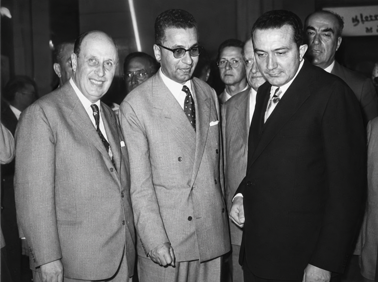 Licio Gelli (centru) împreună cu Giulio Andreotti (dreapta), la inaugurarea Permaflex