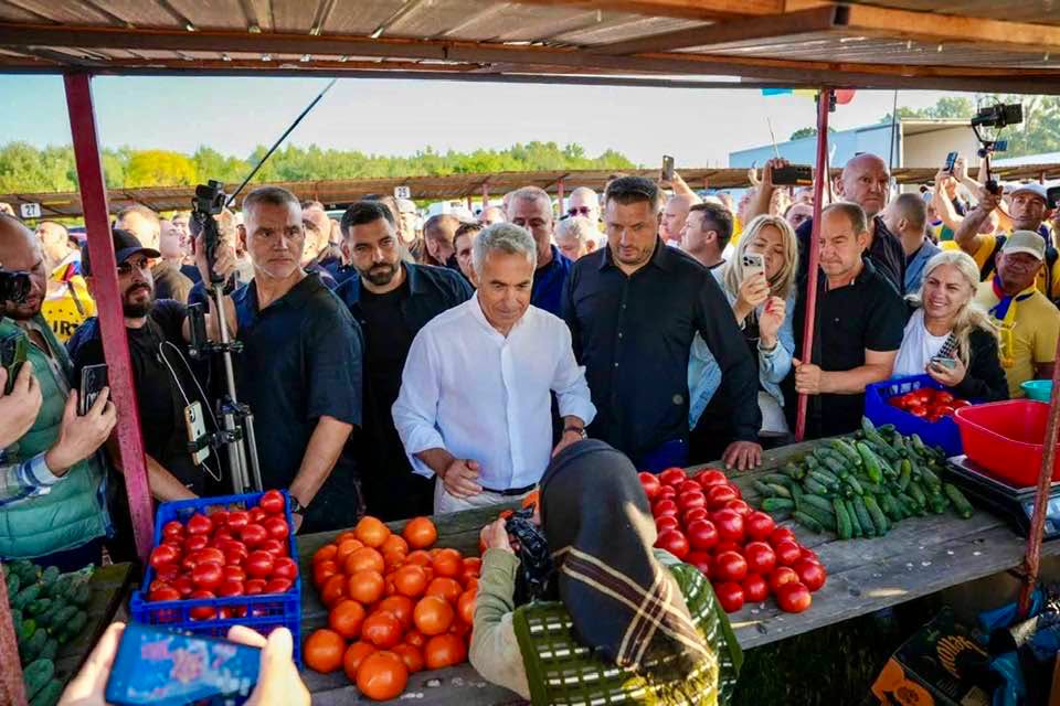 Călin Georgescu și-a anunțat vizita la un târg din Brașov. Mesajul autorităților locale