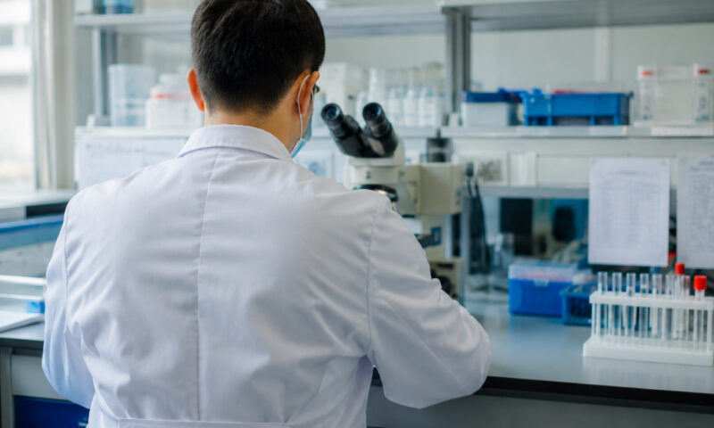 O fetiță de șase ani din China a murit după o terapie experimentală de 800.000 de dolari. Cazul, ținut ascuns până acum