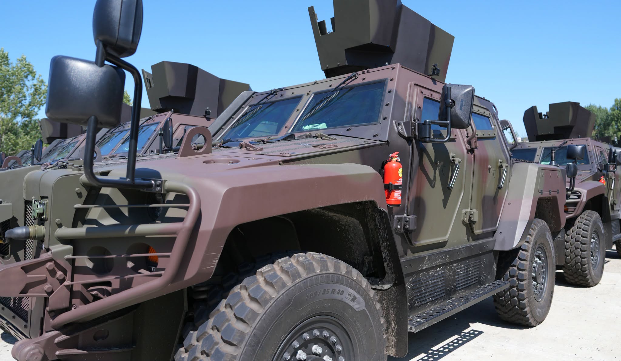 Cum arată noile blindate COBRA II produse în România. Primele vehicule au ajuns deja în dotarea Armatei