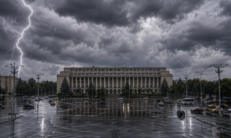 Bucureștiul, sub avertizări de furtuni până vineri. ANM anunță ploi torențiale, vijelii și grindină