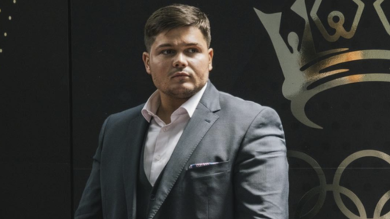 Consilier din anturajul primarului de Chişinău, reţinut pentru o pretinsă escrocherie. Şapte apartamente şi ceas de 50.000 de euro