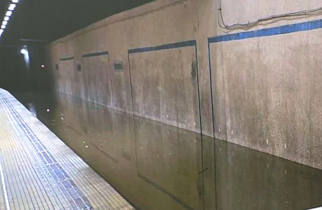 Când ar putea fi redeschisă stația de metrou Piața Victoriei. Anunțul făcut de Miruță