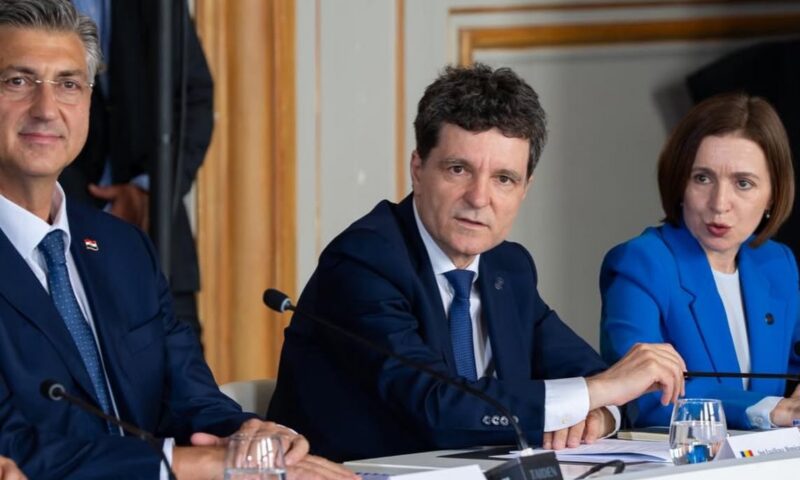 Nicușor Dan: „Investiția în apărarea Ucrainei este o investiție în propria noastră securitate”. Mesaj de la Paris