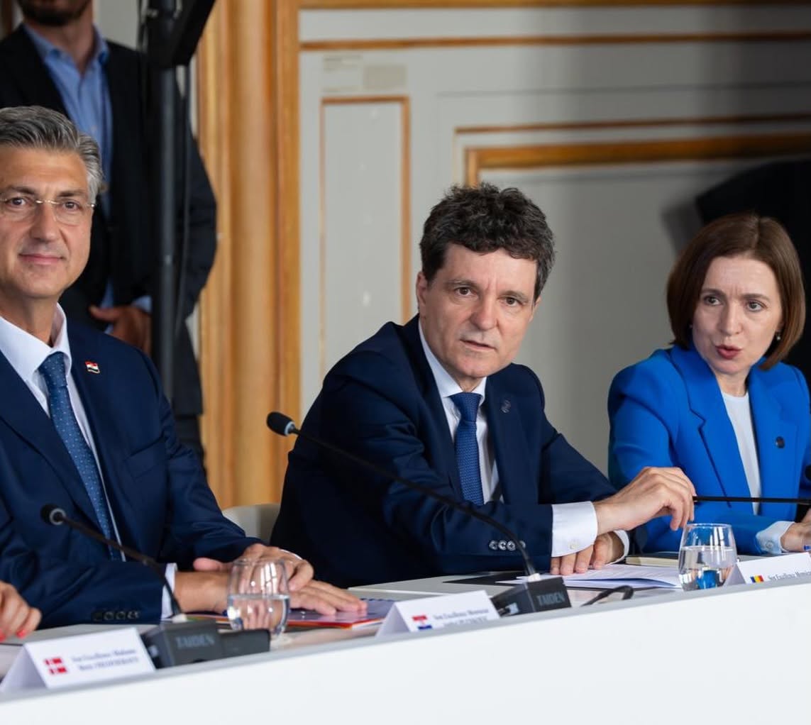 Nicușor Dan: „Investiția în apărarea Ucrainei este o investiție în propria noastră securitate”. Mesaj de la Paris