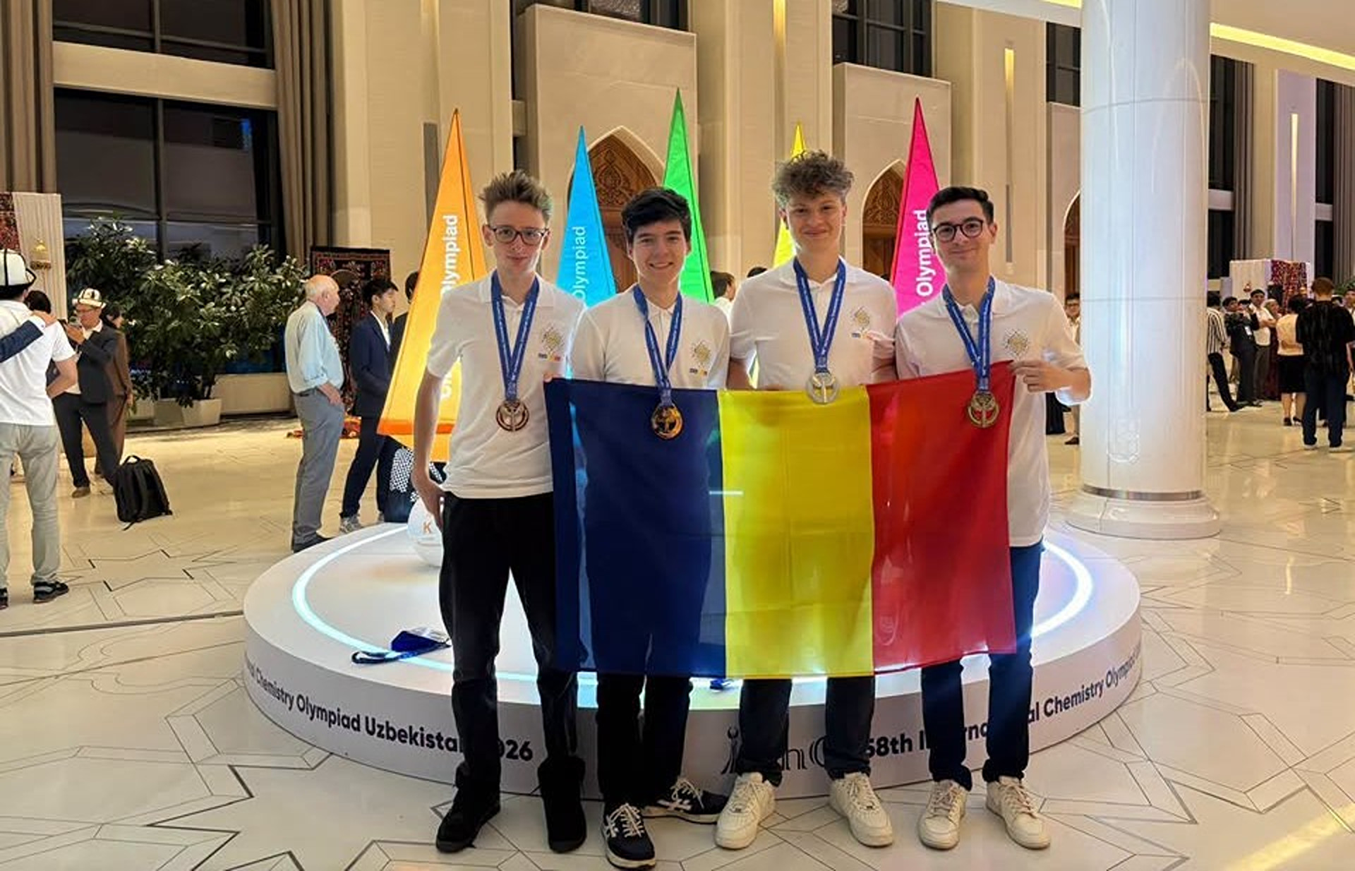 Elevii români au strălucit la Olimpiada Internațională de Chimie. Aur, argint și bronz pentru lotul național