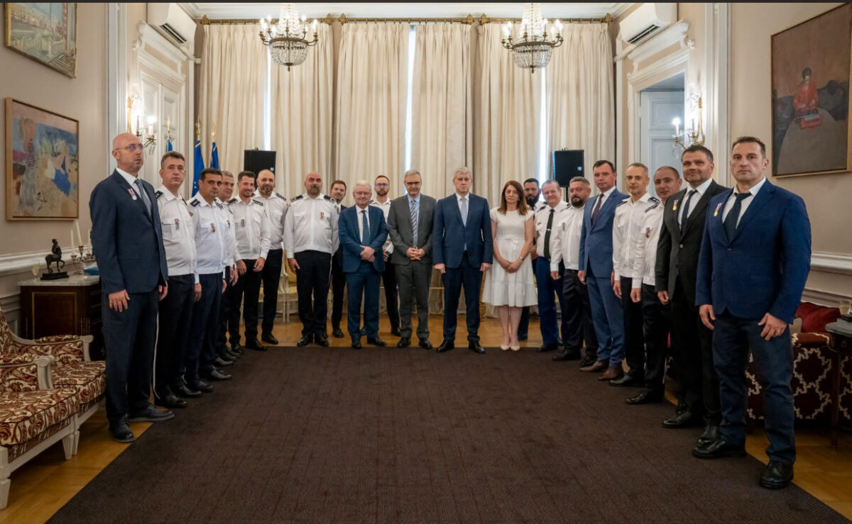 Polițiștii români care au contribuit la capturarea lui Mohamed Amra, recompensați de Franța