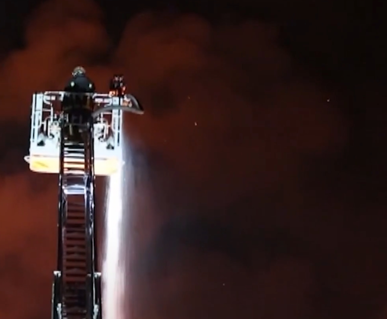 Incendiu puternic după un atac cu dronă în orașul ucrainean Sumî. Mai multe persoane au fost rănite