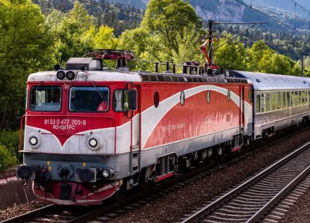 CFR Călători modifică mersul trenurilor în perioada Electric Castle 2026. Trenurile care vor opri în gara din Bonțida