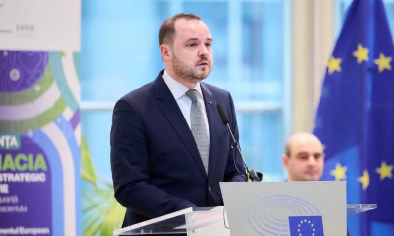 Alexandru Rogobete îi cere demisia premierului Ilie Bolojan: O îngropi