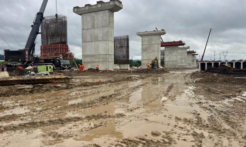 Premieră pe Autostrada A1: Primii kilometri de asfalt turnați pe secțiunea Margina - Holdea
