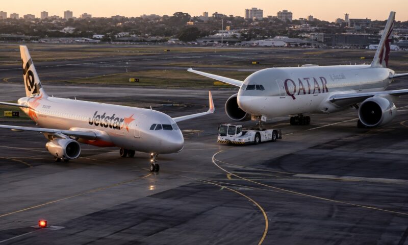 Incident grav pe aeroportul din Sydney. Piloții au frânat brusc pentru a evita impactul