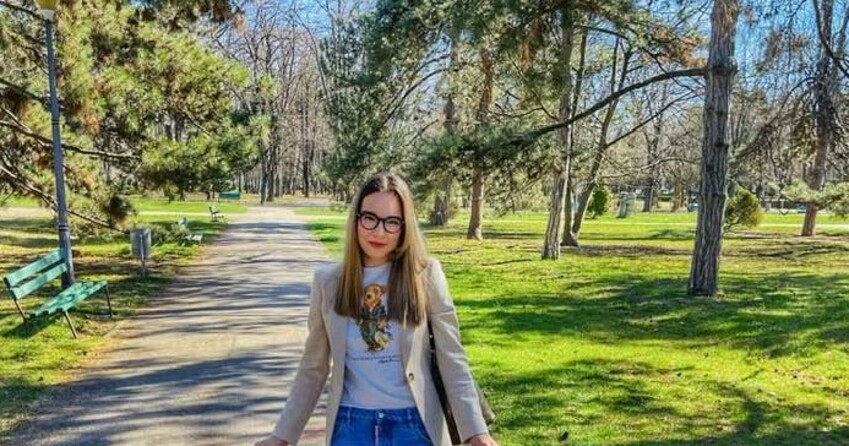 Mama copiilor lui Cătălin Avramescu, Daniela Măntărău