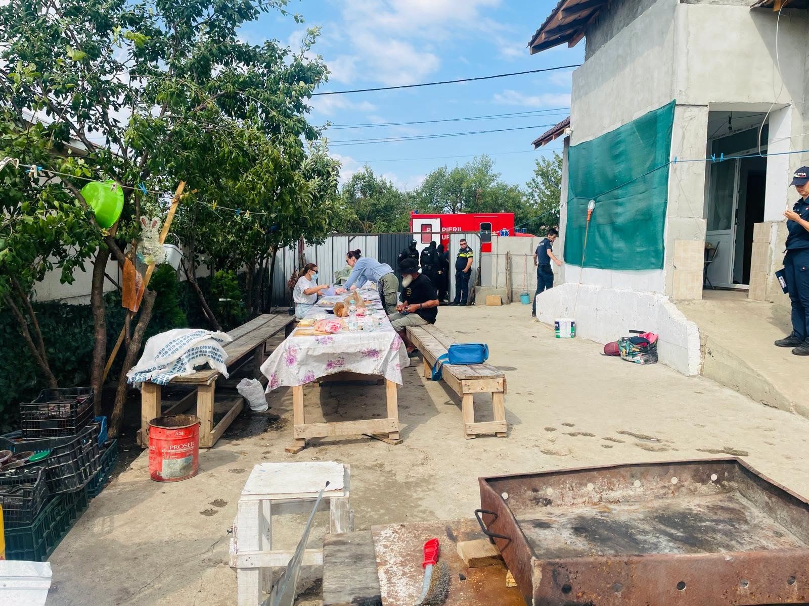 Azil ilegal într-o gospodărie din Olt. Autoritățile au evacuat 27 de persoane vulnerabile