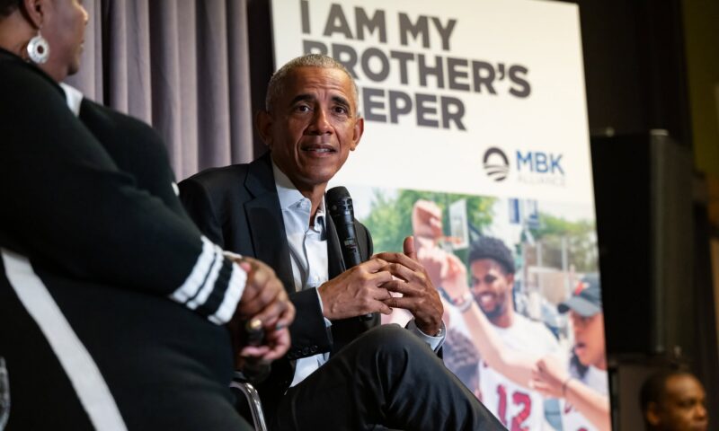 Barack Obama lansează un podcast despre cărțile care l-au format. Ce volume a ales