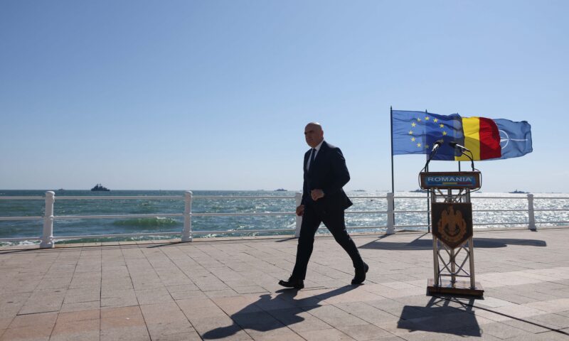 Radu Marinescu îl ironizează pe Ilie Bolojan după huiduielile de la Constanța: „Umbra lui Lăpușneanu”