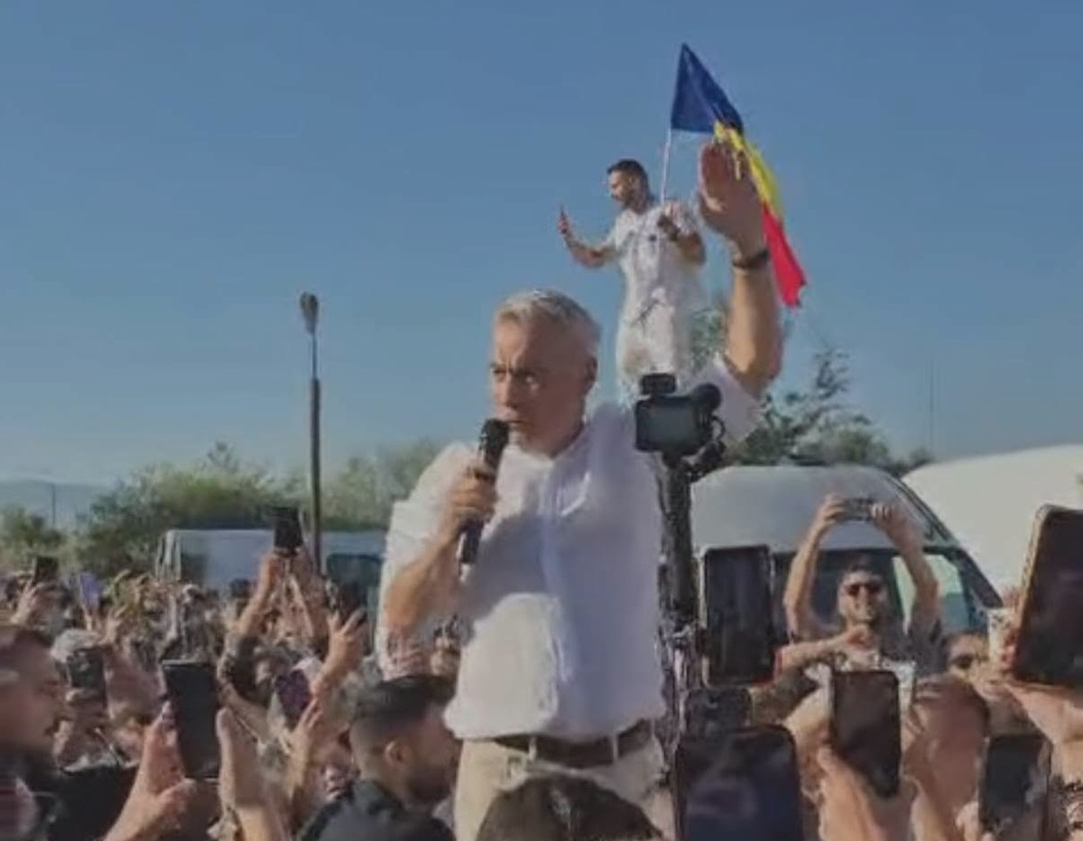 Călin Georgescu, apel către români la un târg din Brașov: „Ridicați-vă! Rupeți lanțurile fricii”