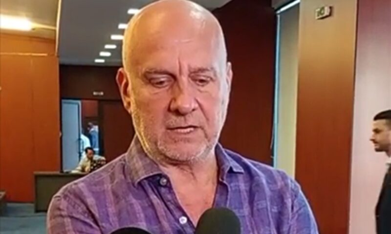 Dumitru Costin acuză PNL și USR că fac angajări în masă