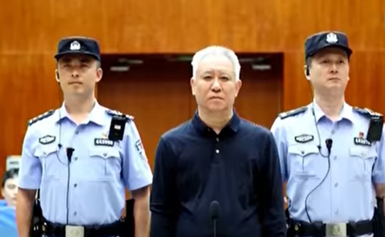 Fondatorul Evergrande, închisoare pe viață și confiscarea averii