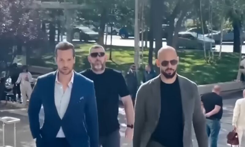 Frații Tate rămân în arest la Miami. Audierea pentru eliberare a fost amânată