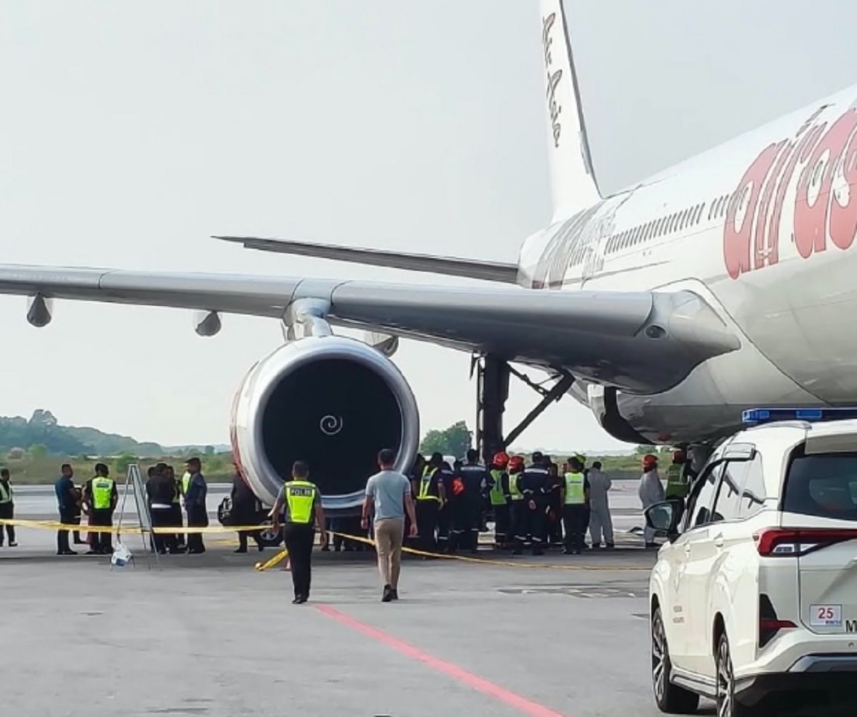 Cadavrul unui tânăr, găsit în trenul de aterizare al unui avion sosit din Tokyo. Poliția caută răspunsuri