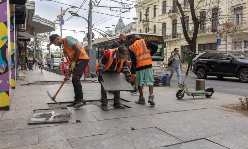 Firma care repară trotuarele de pe Regina Elisabeta, amendată cu 60.000 de lei. Ce au găsit polițiștii duminică