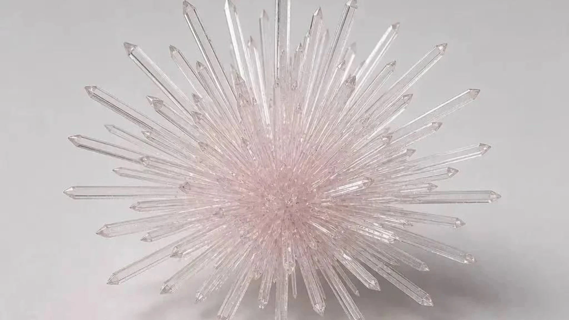 Descoperire fabuloasă în Rusia. Un mineral necunoscut până acum, evaluat la o valoare mai mare decât aurul