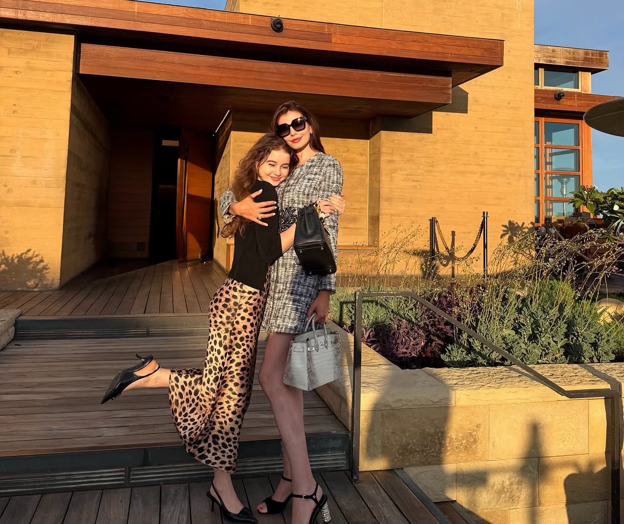 Irina Columbeanu și Monica Gabor, moment special mamă-fiică în Malibu. În ce ipostază au fost surprinse