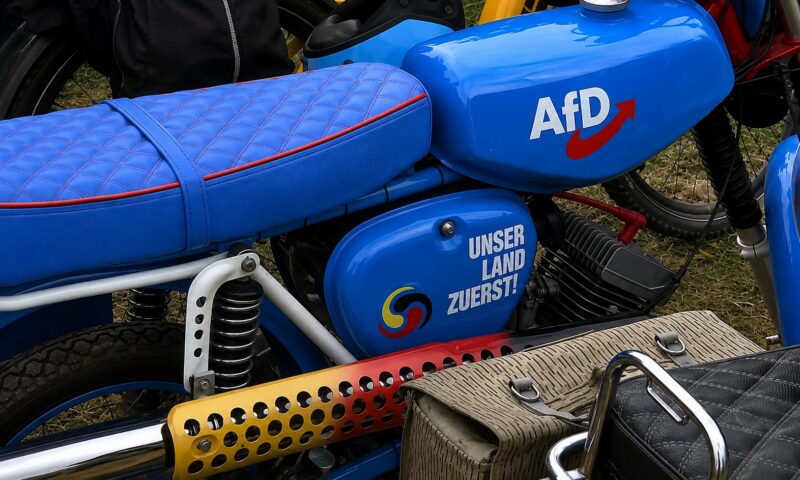 AfD, nostalgică după Germania de Est. Mopedele Simson, simbol de campanie electorală