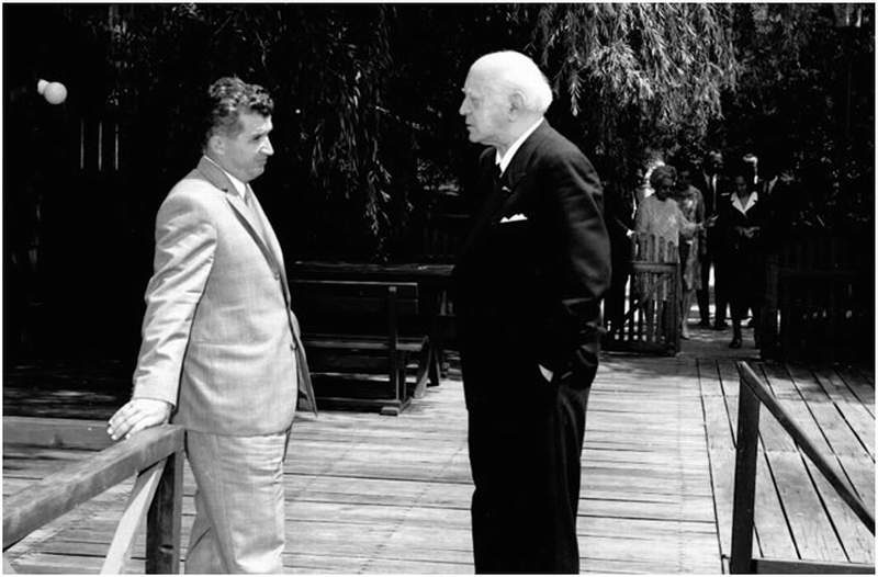 „Efectul Ceaușescu” asupra părintelui „Efectului Coandă”! Quote numai bun de Facebook: Pămîntul este mai extraordinar decît Marte, Venus şi alte planete