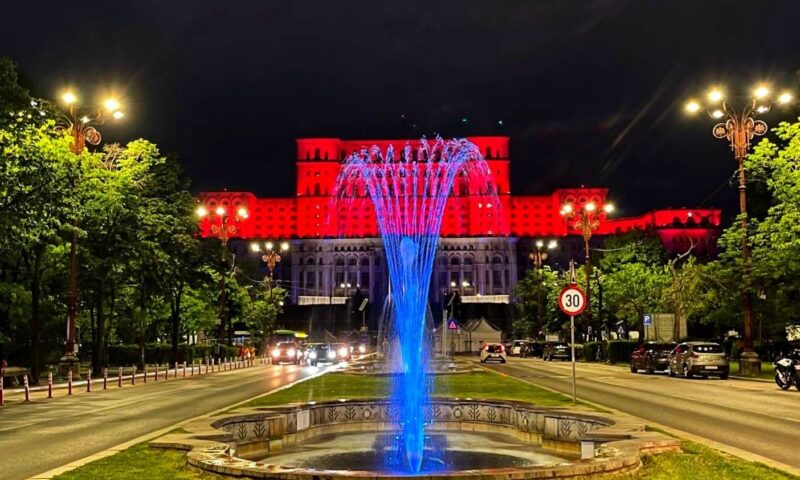 Gest de solidaritate la București. Palatul Parlamentului va fi iluminat în culorile drapelului Ucrainei de Ziua Independenței